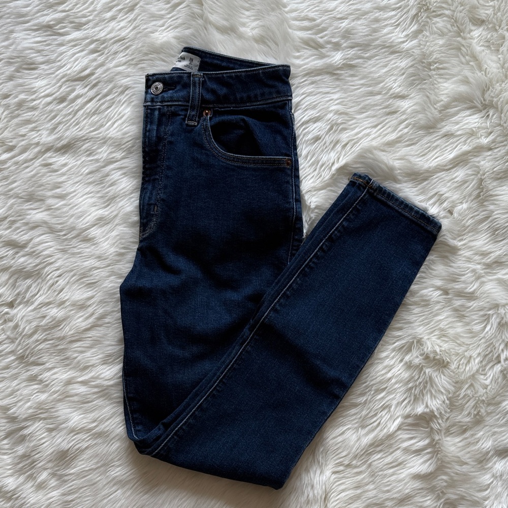 Abercrombie & Fitch Super Skinny Ankle High Rise Size 2/26